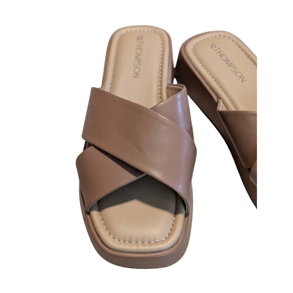 12 Thompson NWOT Tan Luna Man Made Upper Criss Cross Sandal Womens Sz 7.5 - Picture 6 of 6